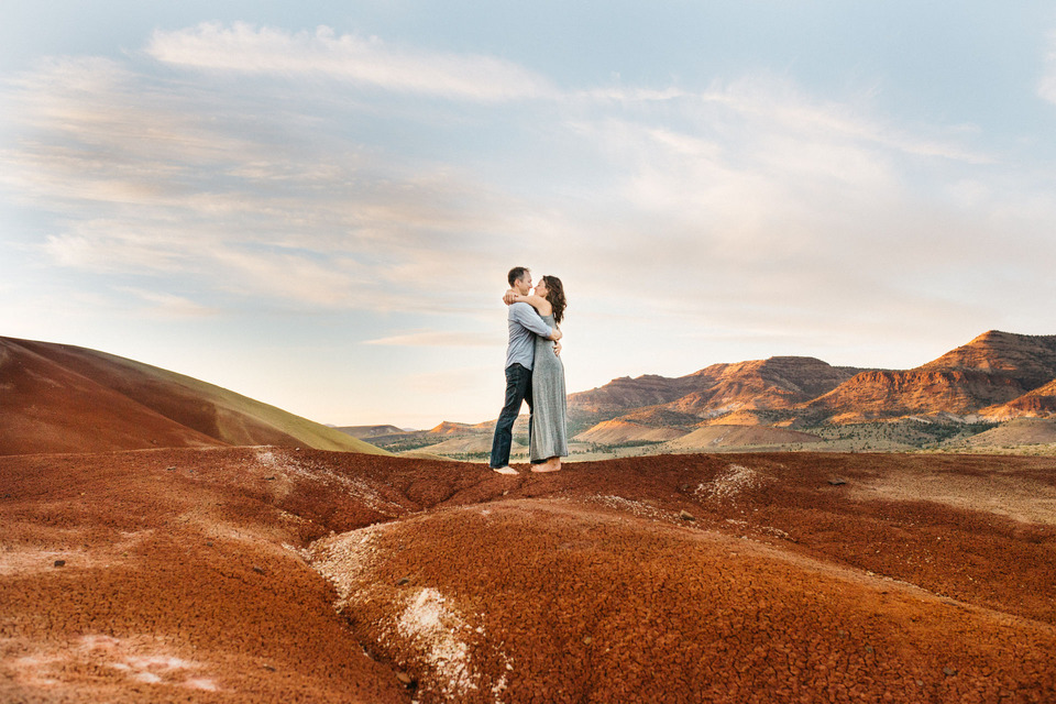 adventurous desert engagement session at the john day fossil beds bend, or