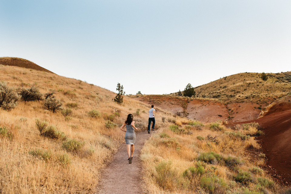 adventurous desert engagement session at the john day fossil beds bend, or