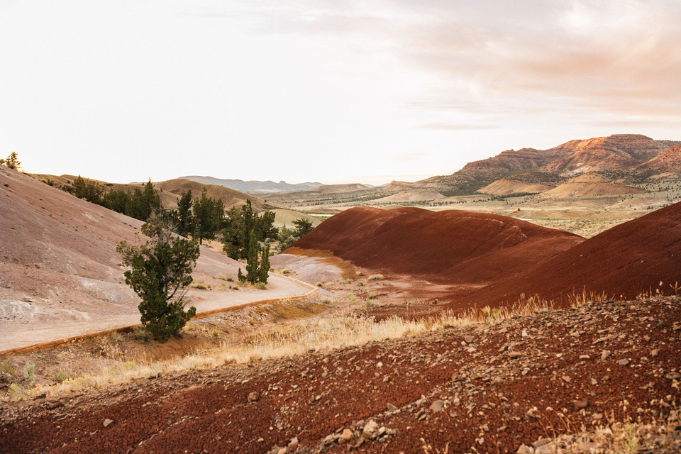 adventurous desert engagement session at the john day fossil beds bend, or