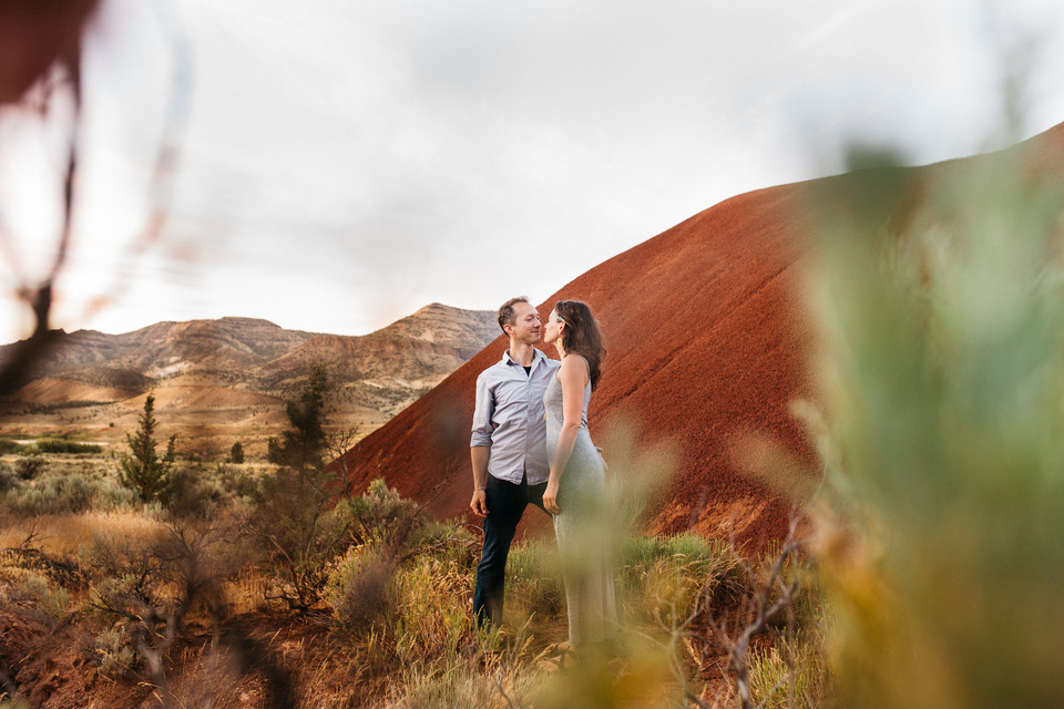 adventurous desert engagement session at the john day fossil beds bend, or