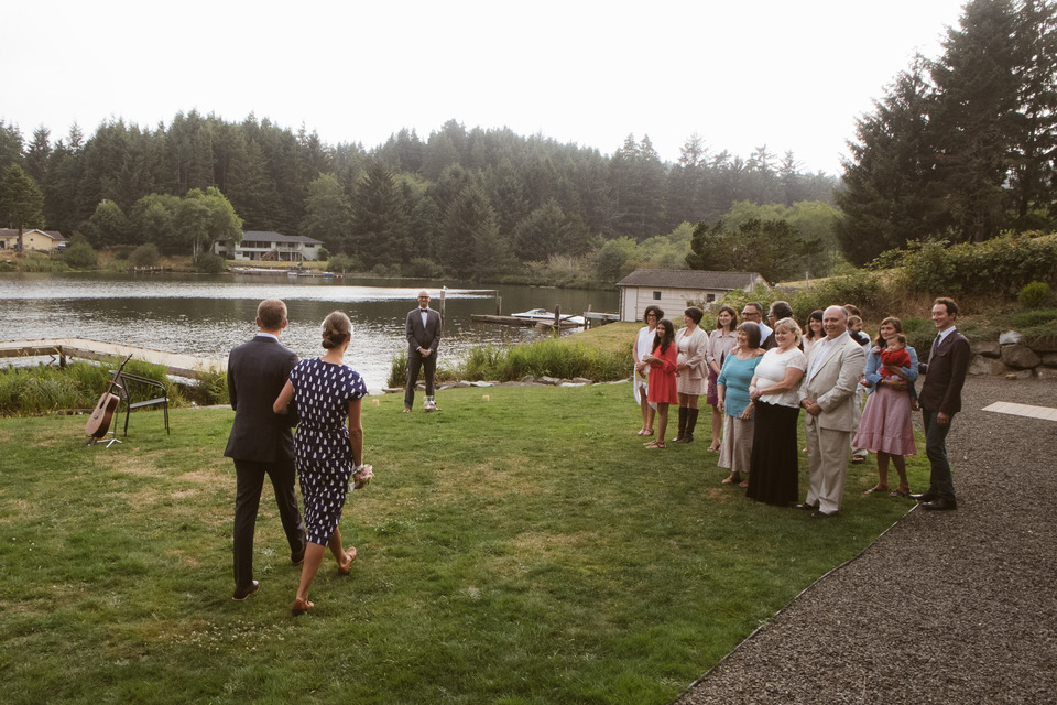 backyard devil's lake wedding oregon