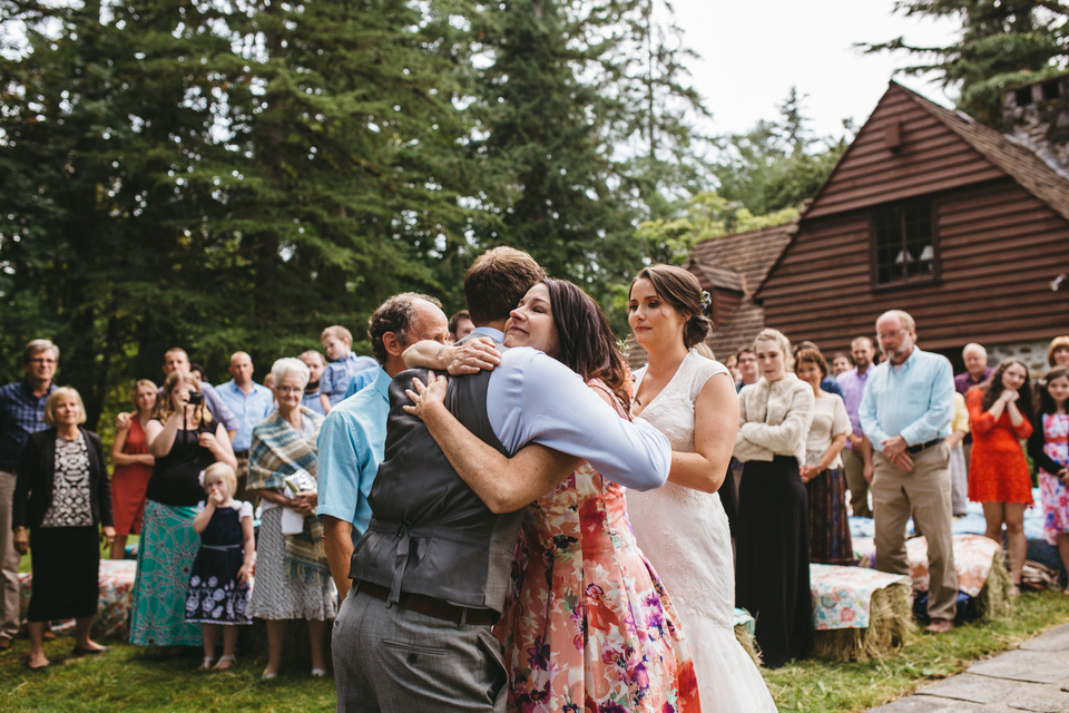 backyard wedding in the oregon forest with lawn games and pie