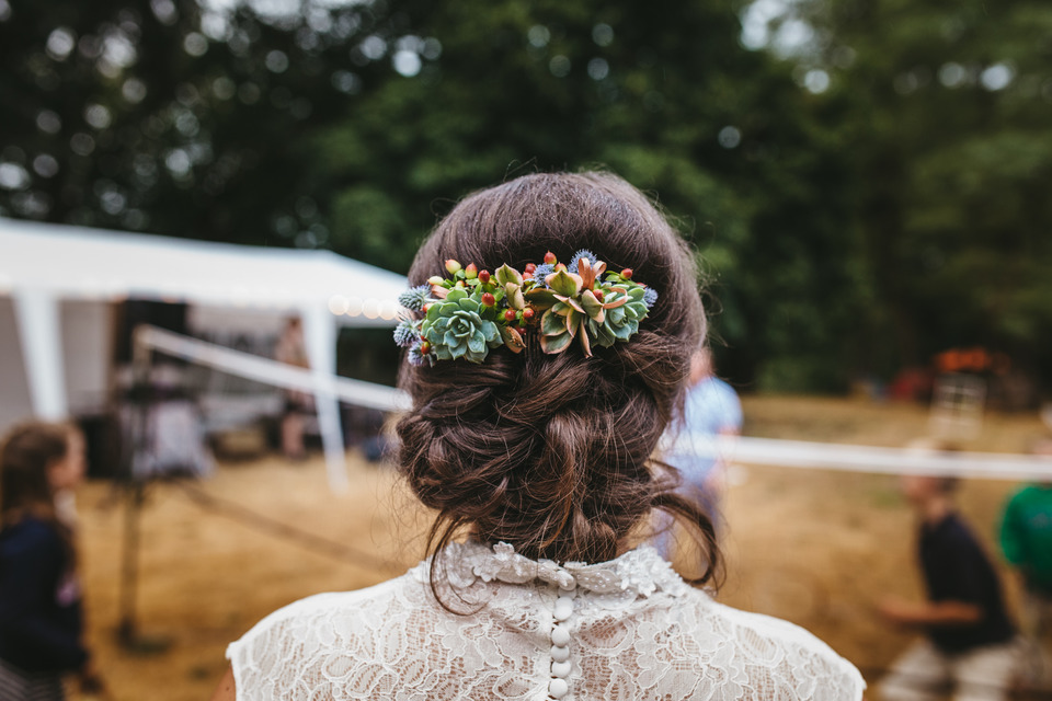 backyard wedding in the oregon forest with lawn games and pie