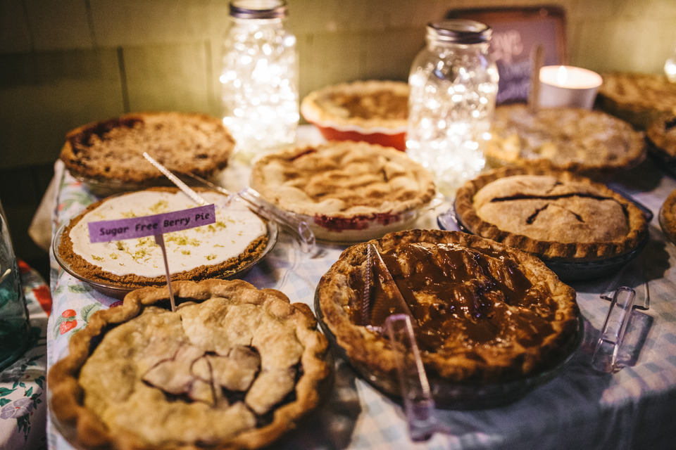 backyard wedding in the oregon forest with lawn games and pie