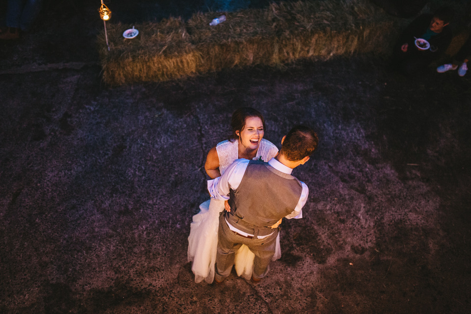 backyard wedding in the oregon forest with lawn games and pie