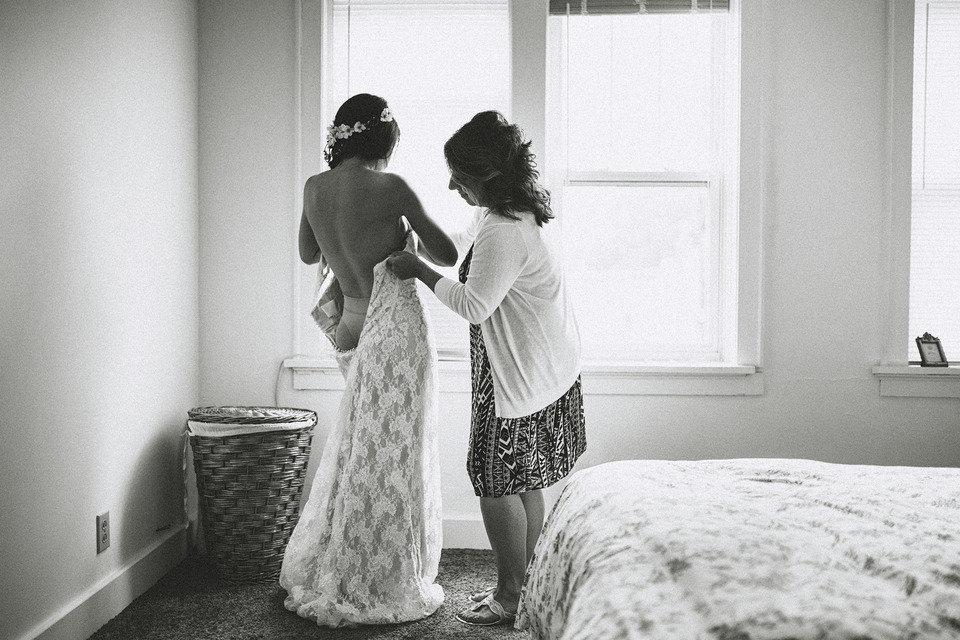 burlington iowa DIY wedding by the Port of Burlington