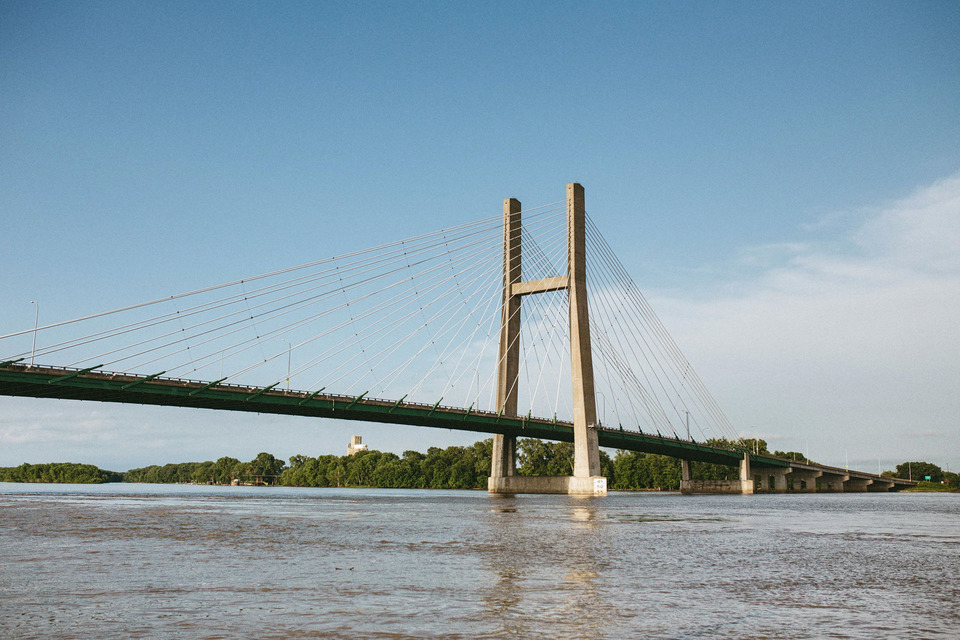 burlington iowa DIY wedding by the Port of Burlington