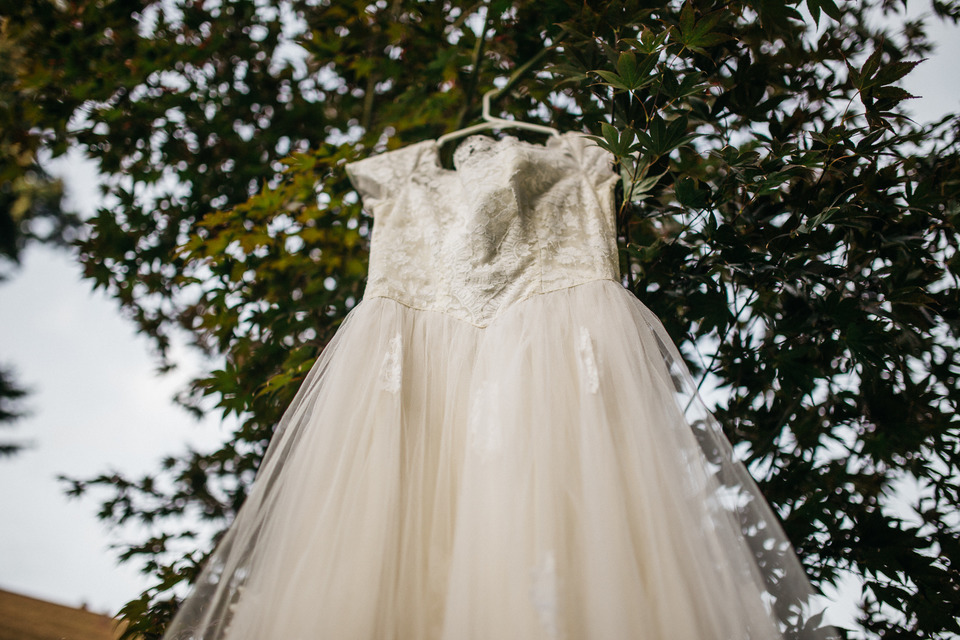 tattooed vintage pinup girl bride and groom portland cathedral park wedding