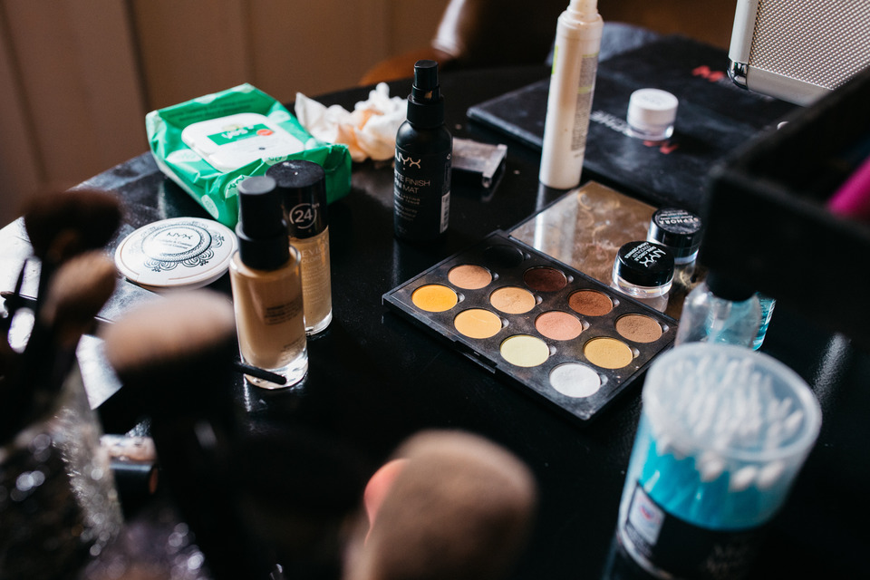 tattooed vintage pinup girl bride and groom portland cathedral park wedding