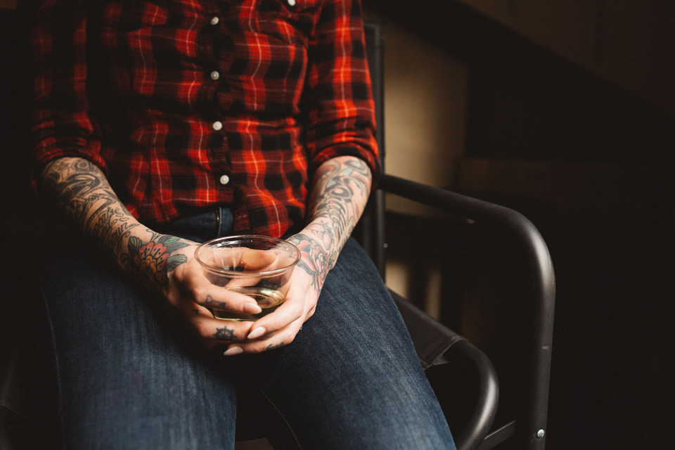 tattooed vintage pinup girl bride and groom portland cathedral park wedding