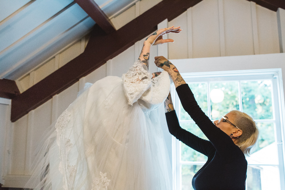 tattooed vintage pinup girl bride and groom portland cathedral park wedding