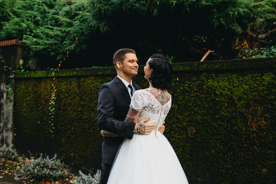 tattooed vintage pinup girl bride and groom portland cathedral park wedding