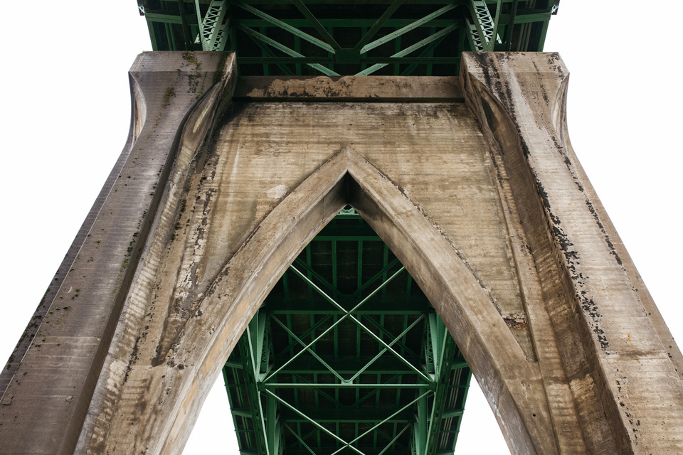 tattooed vintage pinup girl bride and groom portland cathedral park wedding