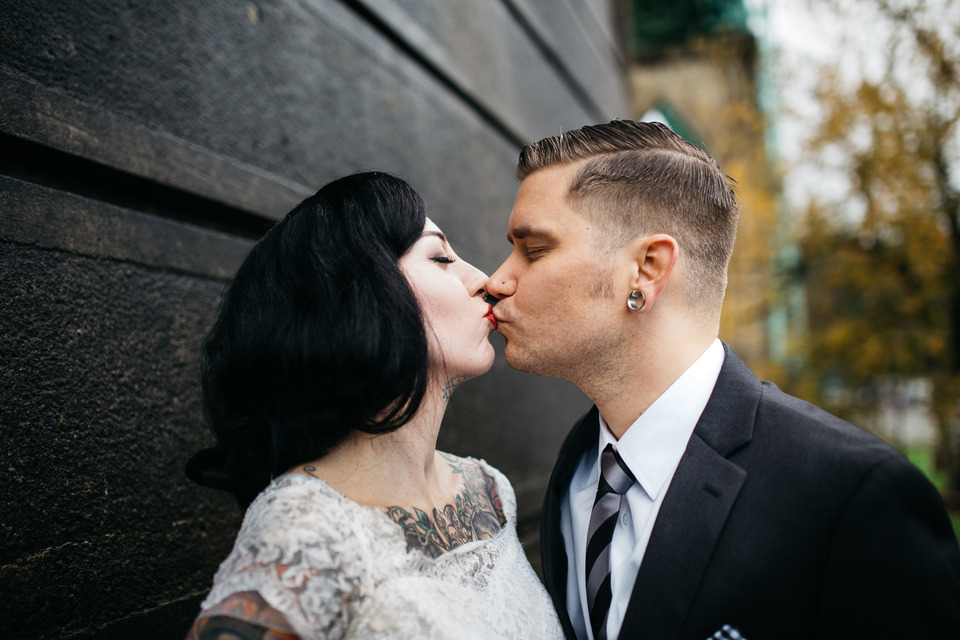 tattooed vintage pinup girl bride and groom portland cathedral park wedding